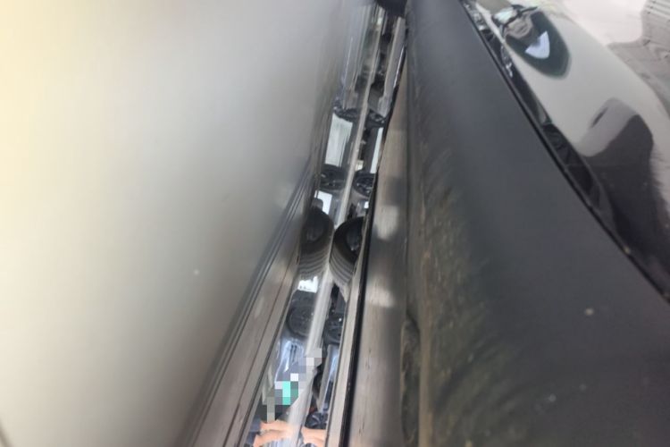 Used Tesla Model Y 2022 Rear-Wheel-Drive Version Right Side Sill