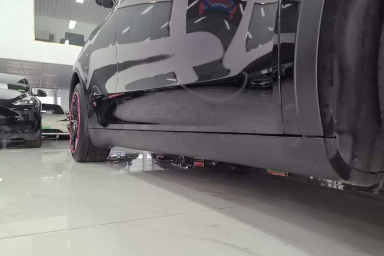 Used Tesla Model Y 2022 Revised Version Rear-Wheel Drive Right Side Sill