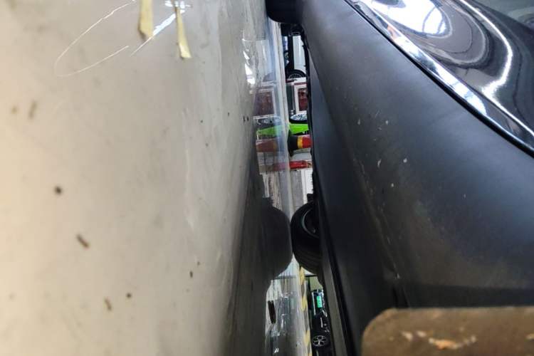 Used Tesla Model Y 2022 Revised Version Long-Range All-Wheel Drive Right Side Sill