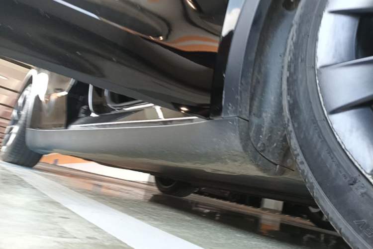 Used Tesla Model Y 2022 Rear-Wheel-Drive Version Right Side Sill