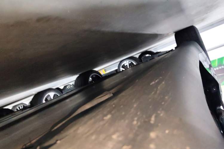 Used Tesla Model Y 2022 Revised Version Long-Range All-Wheel Drive Right Side Sill