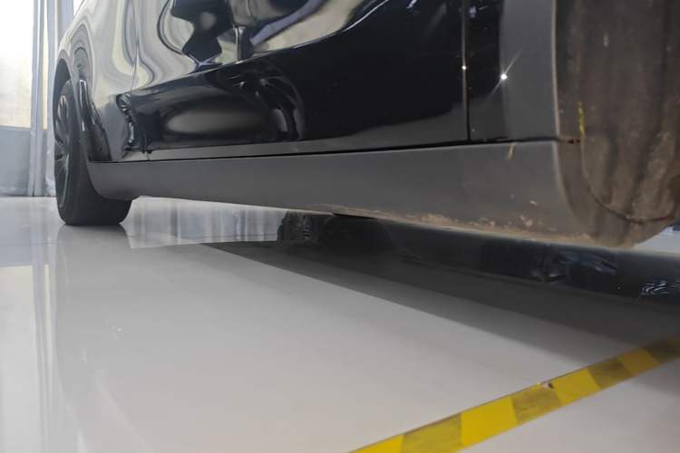 Used Tesla Model Y 2022 Revised Version Rear-Wheel Drive Right Side Sill