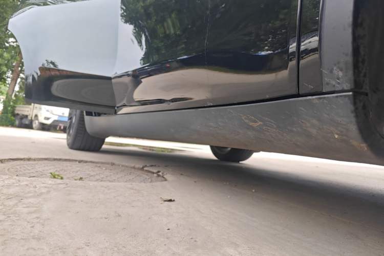 Used Tesla Model Y 2022 Rear-Wheel-Drive Version Right Side Sill