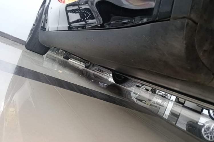 Used Tesla Model Y 2022 Revised Version Rear-Wheel Drive Right Side Sill