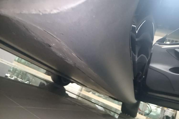 Used Tesla Model Y 2022 Revised Version Long-Range All-Wheel Drive Right Side Sill