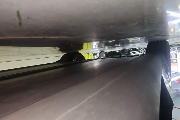 Used Tesla Model Y 2022 Performance High-Performance All-Wheel-Drive Version Right Side Sill