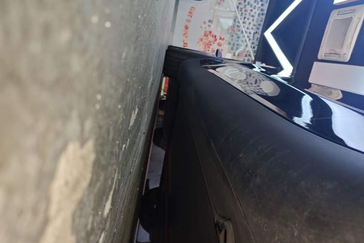 Used Tesla Model Y 2022 Rear-Wheel-Drive Version Right Side Sill