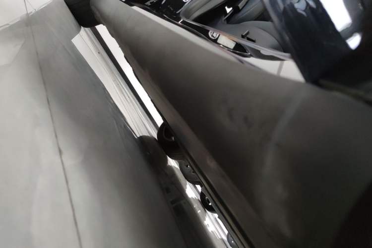 Used Tesla Model Y 2022 Revised Version Rear-Wheel Drive Right Side Sill