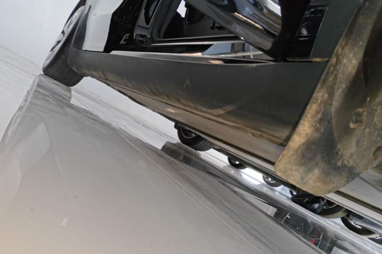 Used Tesla Model Y 2022 Revised Version Rear-Wheel Drive Right Side Sill