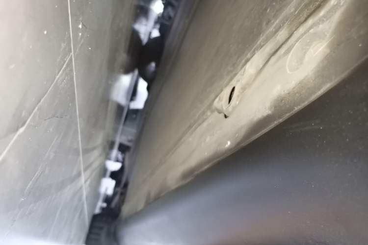Used Tesla Model Y 2022 Revised Version Long-Range All-Wheel Drive Right Side Sill