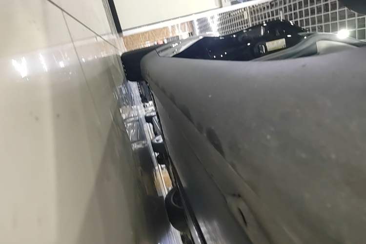 Used Tesla Model Y 2022 Rear-Wheel-Drive Version Right Side Sill