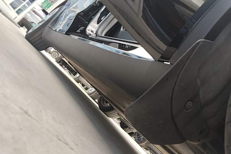 Used Tesla Model Y 2022 Revised Version Rear-Wheel Drive Right Side Sill