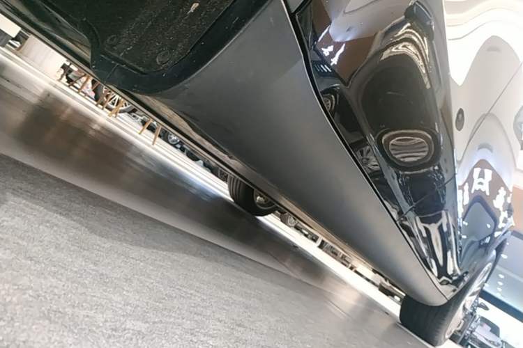 Used Tesla Model Y 2022 Revised Version Rear-Wheel Drive Right Side Sill
