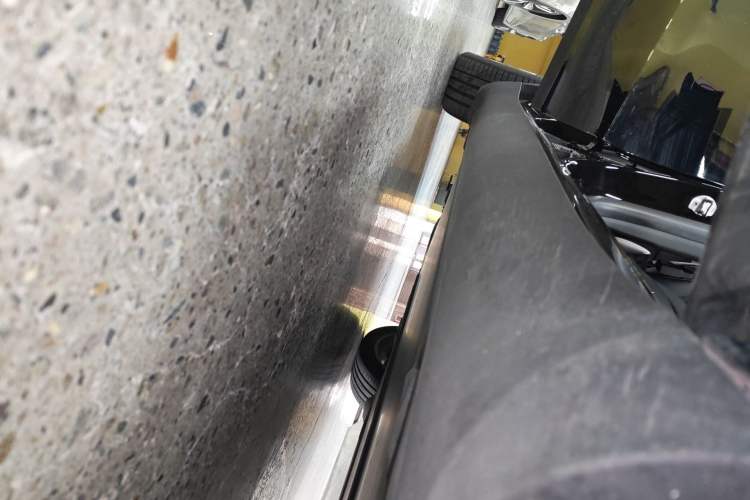 Used Tesla Model Y 2022 Rear-Wheel-Drive Version Right Side Sill