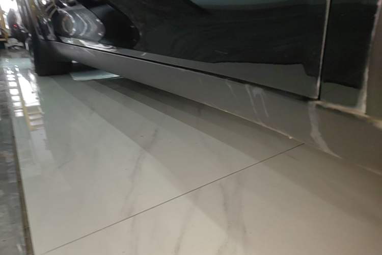 Used Tesla Model Y 2022 Rear-Wheel-Drive Version Right Side Sill