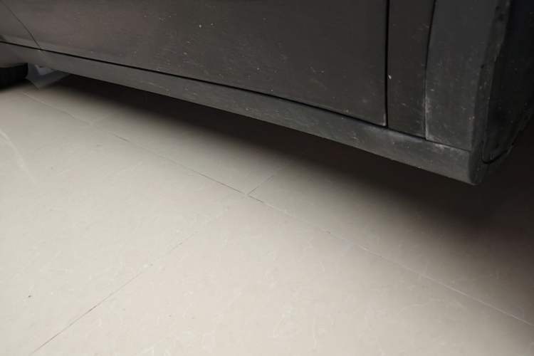 Used Tesla Model Y 2022 Revised Version Rear-Wheel Drive Right Side Sill