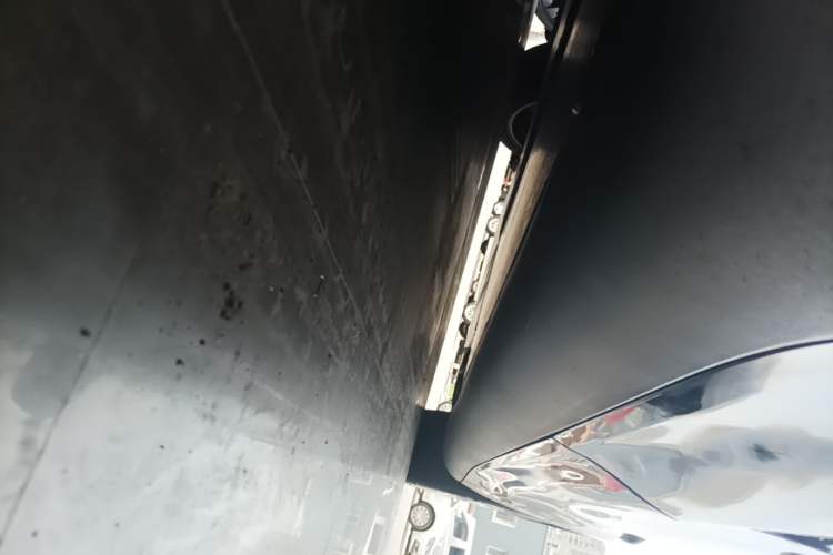 Used Tesla Model Y 2022 Rear-Wheel-Drive Version Right Side Sill