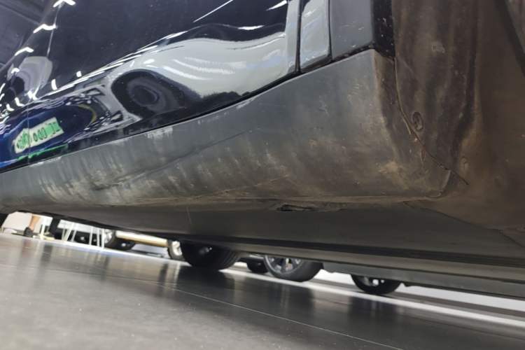 Used Tesla Model Y 2022 Revised Version Rear-Wheel Drive Right Side Sill