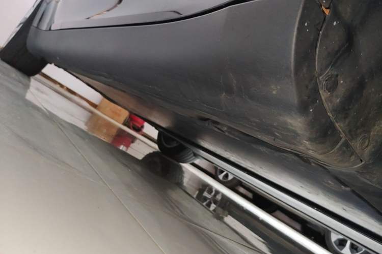 Used Tesla Model Y 2022 Rear-Wheel-Drive Version Right Side Sill