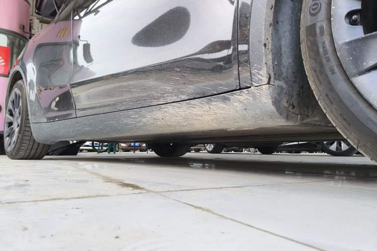 Used Tesla Model Y 2022 Revised Version Rear-Wheel Drive Right Side Sill