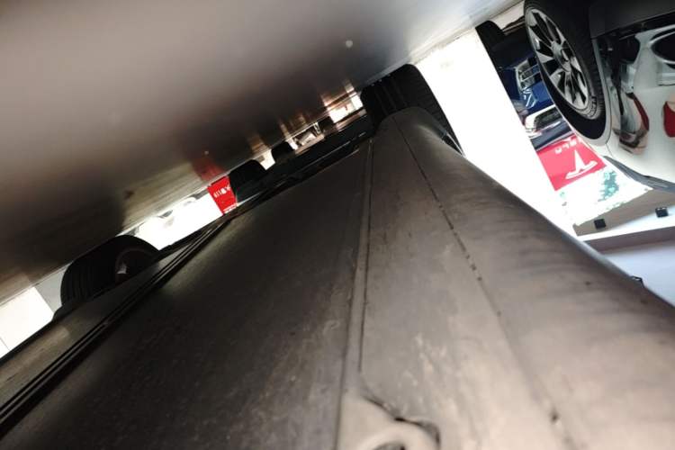 Used Tesla Model Y 2022 Revised Version Rear-Wheel Drive Right Side Sill