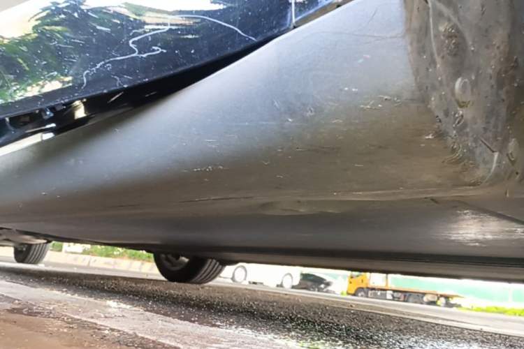 Used Tesla Model Y 2022 Rear-Wheel-Drive Version Right Side Sill