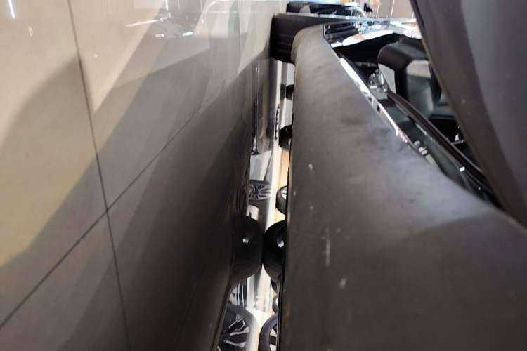 Used Tesla Model Y 2022 Revised Version Rear-Wheel Drive Right Side Sill