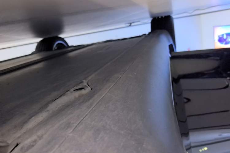 Used Tesla Model Y 2022 Revised Version Long-Range All-Wheel Drive Right Side Sill