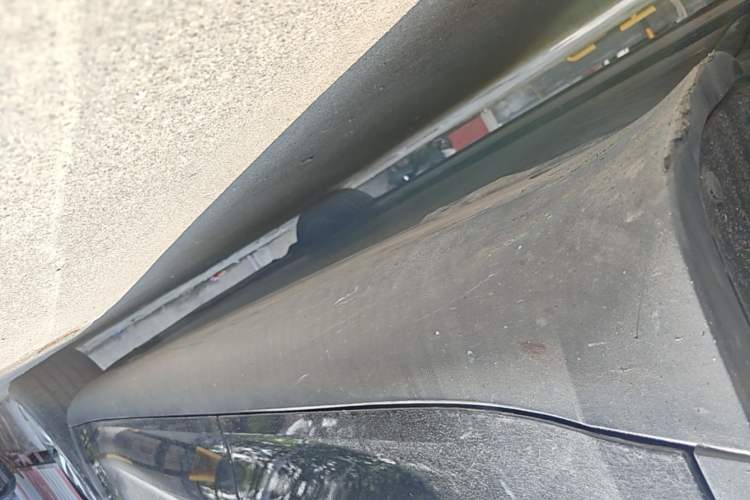 Used Tesla Model Y 2022 Revised Version Long-Range All-Wheel Drive Right Side Sill