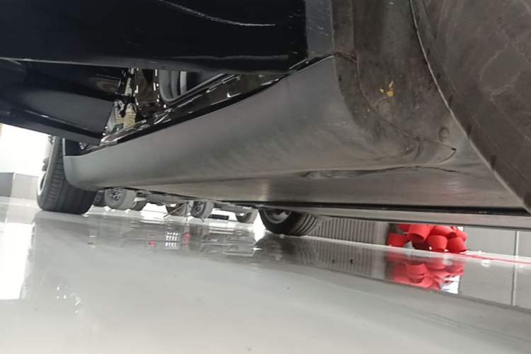 Used Tesla Model Y 2022 Revised Version Rear-Wheel Drive Right Side Sill