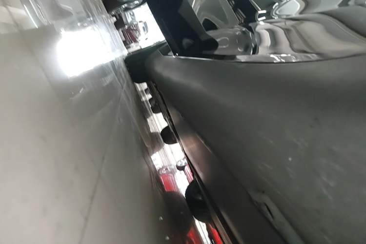 Used Tesla Model Y 2022 Rear-Wheel-Drive Version Right Side Sill