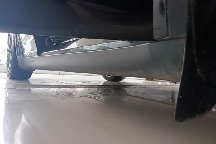 Used Tesla Model Y 2022 Revised Version Rear-Wheel Drive Right Side Sill