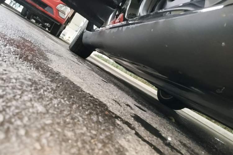 Used Tesla Model Y 2022 Revised Version Rear-Wheel Drive Right Side Sill