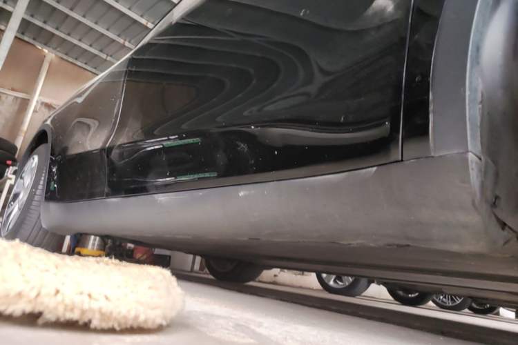 Used Tesla Model Y 2022 Revised Version Long-Range All-Wheel Drive Right Side Sill