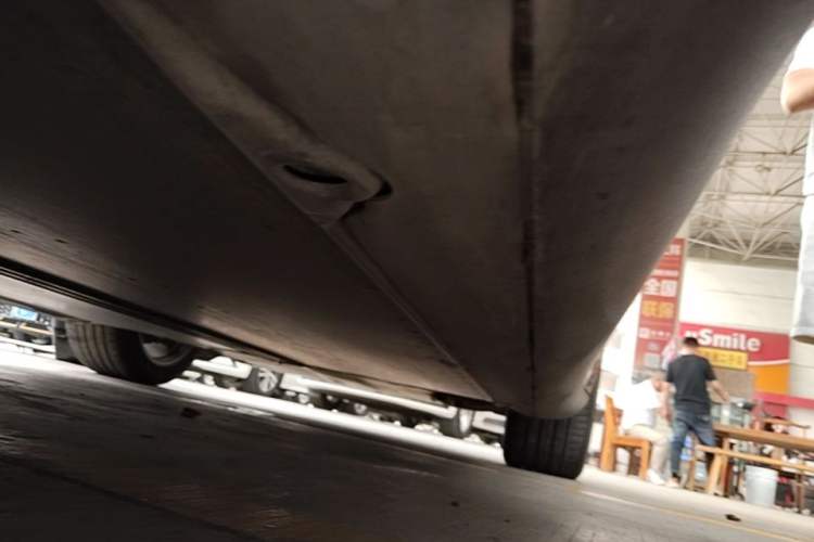 Used Tesla Model Y 2022 Revised Version Rear-Wheel Drive Right Side Sill