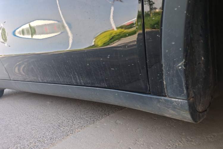 Used Tesla Model Y 2022 Revised Version Rear-Wheel Drive Right Side Sill
