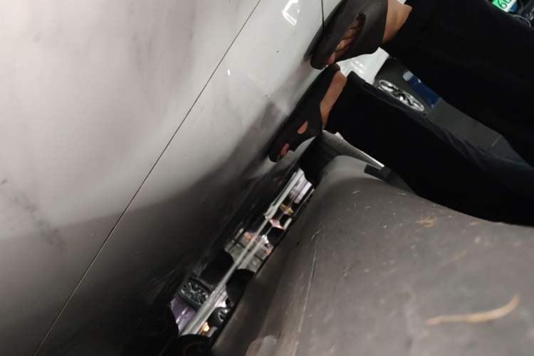 Used Tesla Model Y 2022 Revised Version Rear-Wheel Drive Right Side Sill
