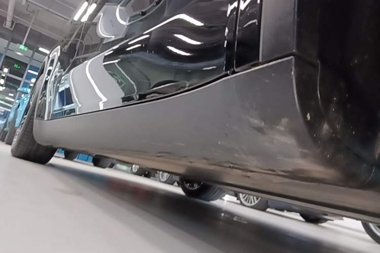 Used Tesla Model Y 2022 Revised Version Rear-Wheel Drive Right Side Sill