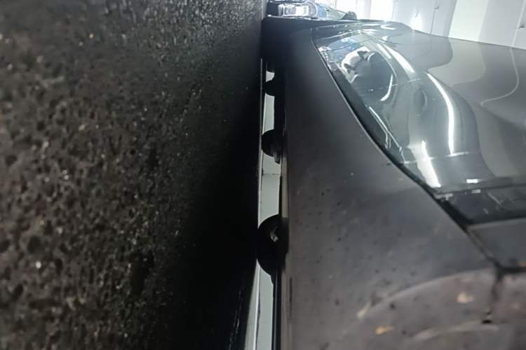 Used Tesla Model Y 2022 Revised Version Rear-Wheel Drive Right Side Sill