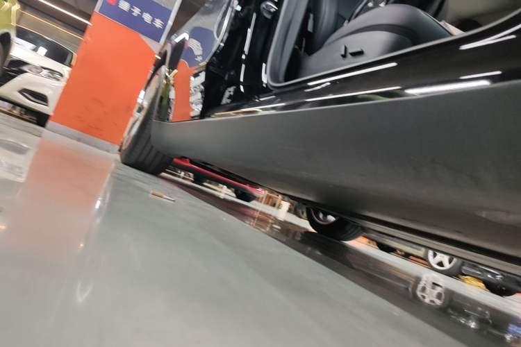 Used Tesla Model Y 2022 Revised Version Rear-Wheel Drive Right Side Sill