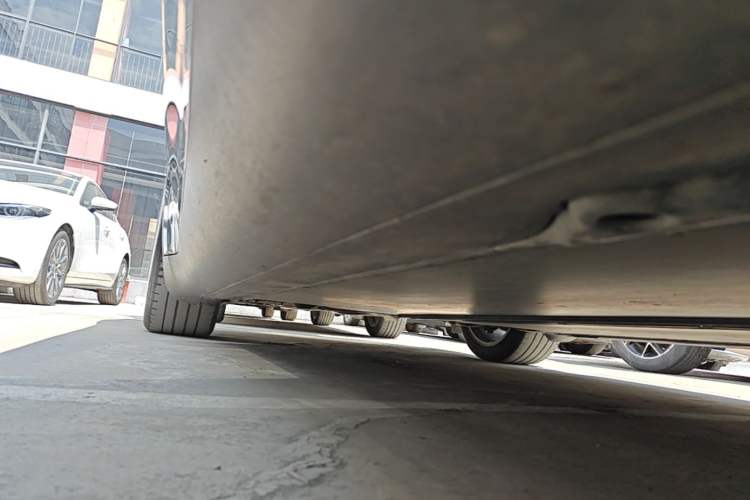 Used Tesla Model Y 2022 Revised Version Rear-Wheel Drive Right Side Sill