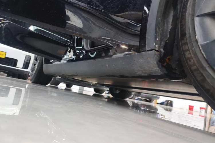 Used Tesla Model Y 2022 Revised Version Long-Range All-Wheel Drive Right Side Sill