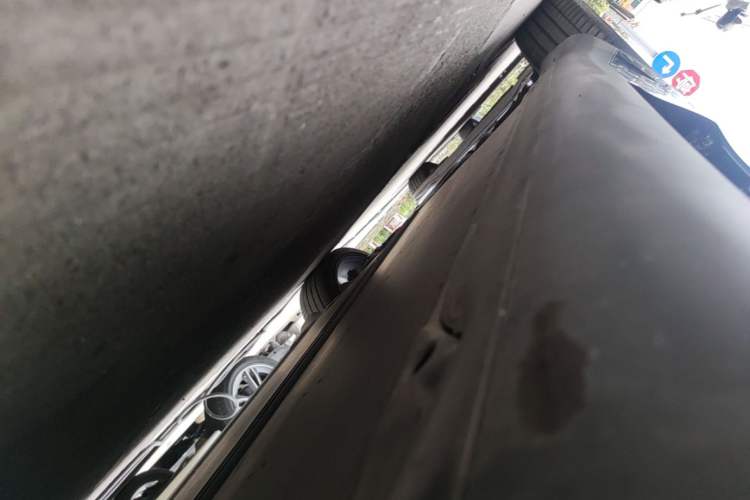 Used Tesla Model Y 2022 Revised Version Long-Range All-Wheel Drive Right Side Sill