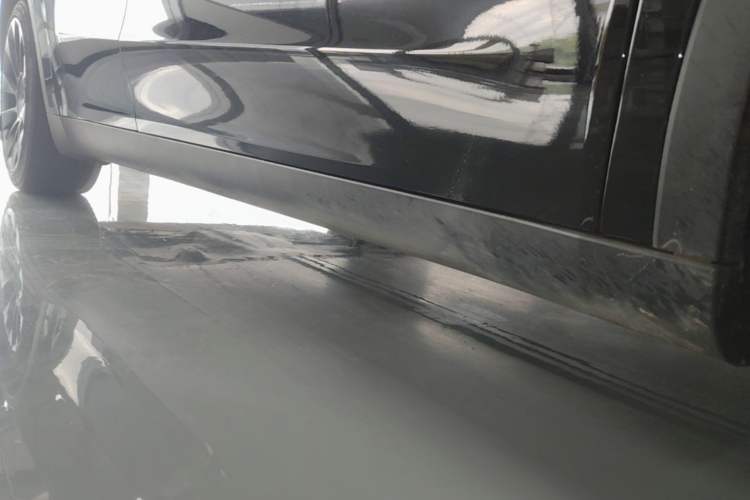 Used Tesla Model Y 2022 Revised Version Long-Range All-Wheel Drive Right Side Sill