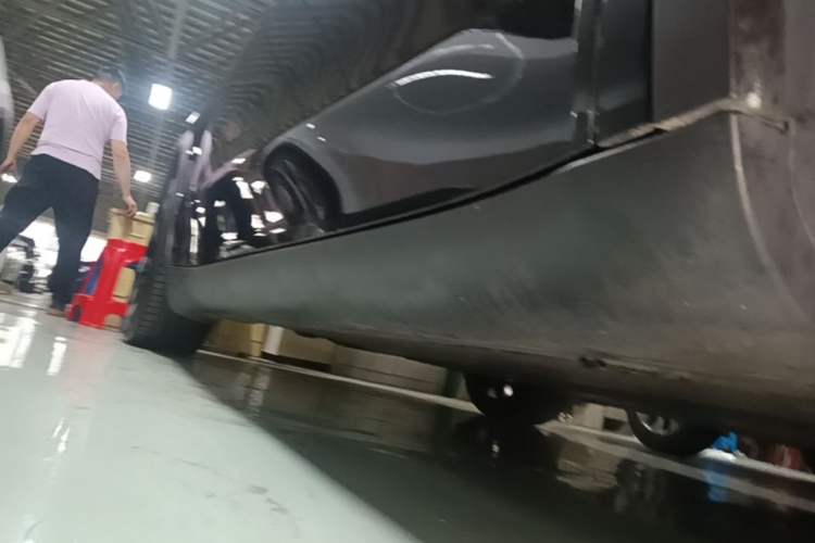 Used Tesla Model Y 2022 Rear-Wheel-Drive Version Right Side Sill
