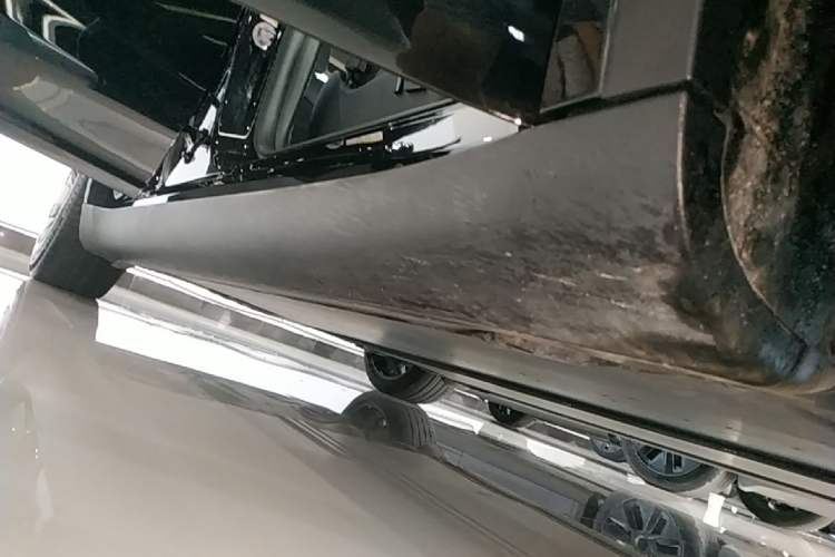 Used Tesla Model Y 2022 Revised Version Rear-Wheel Drive Right Side Sill