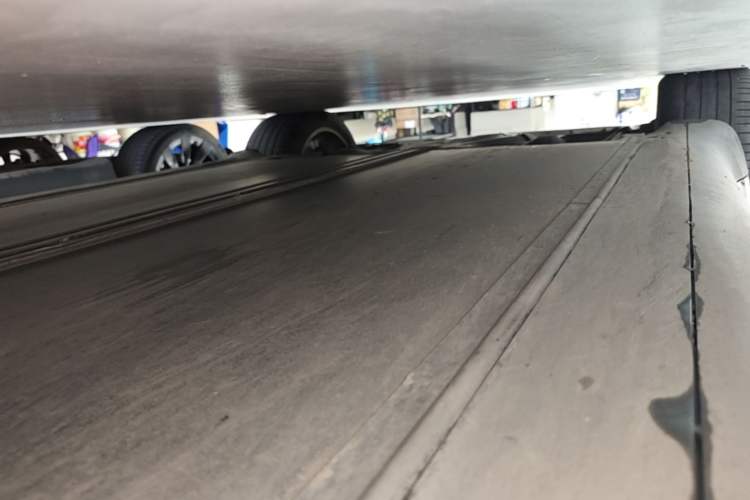 Used Tesla Model Y 2022 Rear-Wheel-Drive Version Right Side Sill