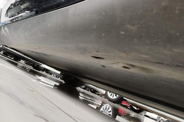 Used Tesla Model Y 2022 Revised Version Rear-Wheel Drive Right Side Sill
