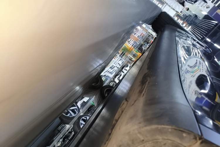 Used Tesla Model Y 2022 Revised Version Rear-Wheel Drive Right Side Sill