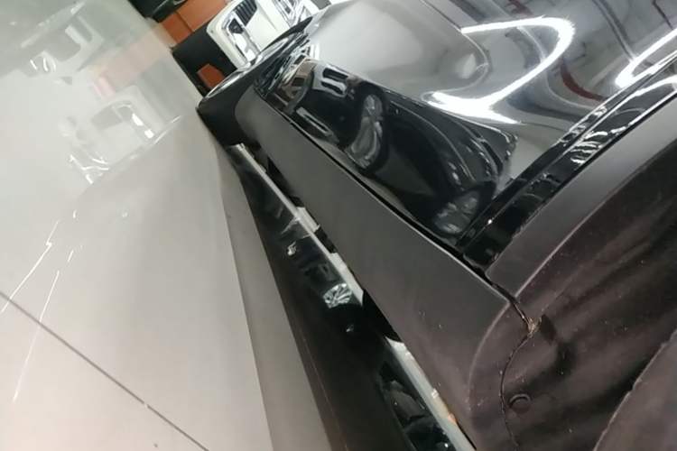 Used Tesla Model Y 2022 Rear-Wheel-Drive Version Right Side Sill